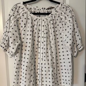 Loft White with Black Diamond Shape Pattern Sz Medium